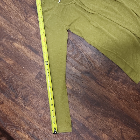 3/$20 Lavin Long Sleevs for Women - Picture 4 of 4